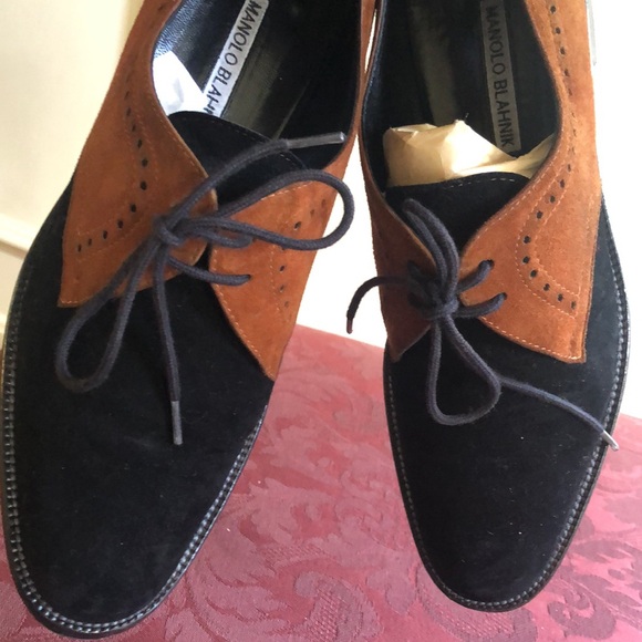 Manolo Blahnik Black and Brown Suede Lace Up Oxfords